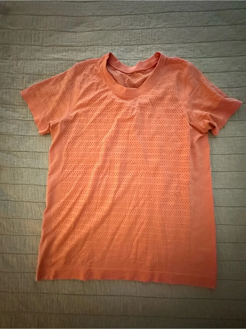 Women's Lululemon Mesh Tee Shirt Bundle (2)